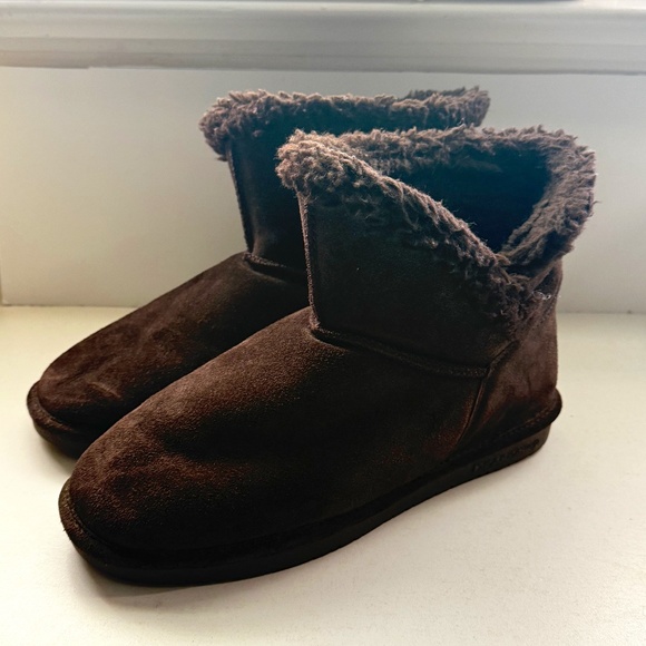 Women's Bearpaw Boots, Size 11 - Picture 1 of 7